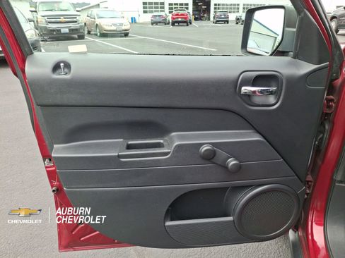 Used 2016 Jeep Patriot Sport FWD image 14