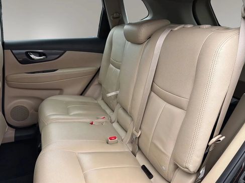 Used 2017 Nissan Rogue S FWD image 12