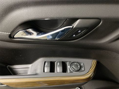 Certified 2023 GMC Acadia SLE w/ Driver Convenience Package image 13