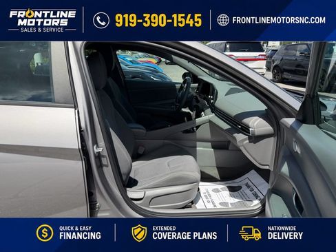 Used 2022 Hyundai Elantra SE FWD image 10