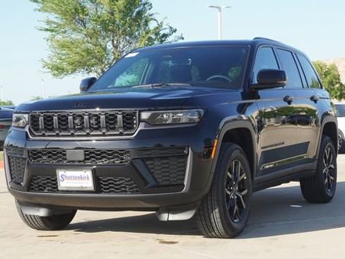 New 2026 Jeep Grand Cherokee Altitude AWD/4WD image 3
