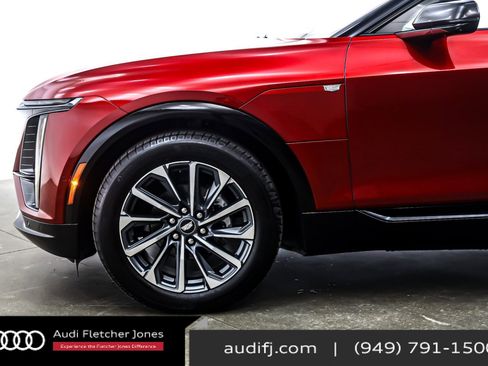 Used 2025 Cadillac Lyriq Sport image 11