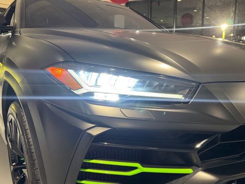 Used 2020 Lamborghini Urus image 11