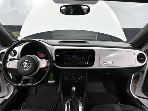 Used 2012 Volkswagen Beetle 2.0T FWD image 22