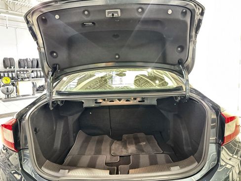 Used 2018 Chevrolet Cruze Premier FWD image 27