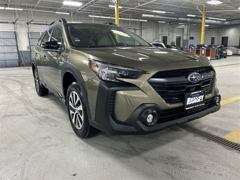 Certified 2025 Subaru Outback Premium image 2