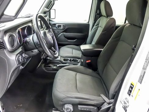 Used 2023 Jeep Gladiator Sport image 8