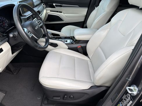 Used 2022 Kia Telluride S AWD/4WD image 2