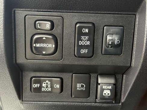 Used 2020 Toyota Tundra Limited RWD image 20