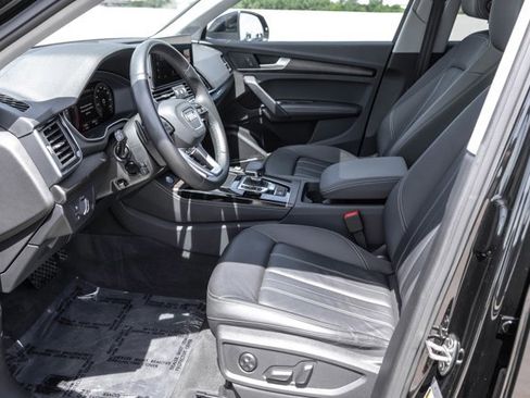 Used 2023 Audi Q5 2.0T Premium Plus w/ Premium Plus Package AWD/4WD image 12