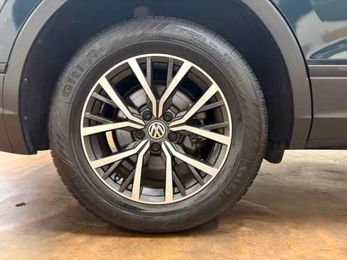 Used 2019 Volkswagen Tiguan SE AWD/4WD image 12