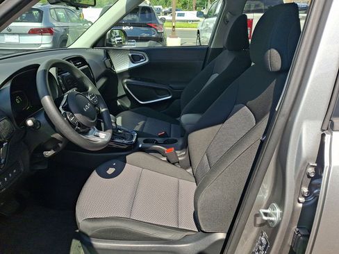 Used 2023 Kia Soul S FWD image 25