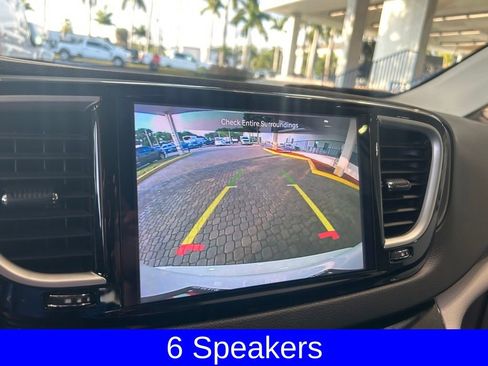 Used 2024 Chrysler Pacifica Touring-L image 12