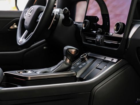 Used 2025 Lexus GX 550 w/ Accessory Package (Z1) image 52