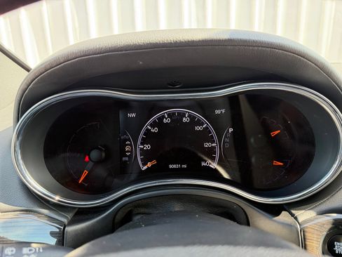 Used 2018 Jeep Grand Cherokee Overland AWD/4WD image 15