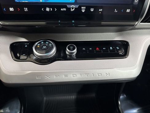 Used 2025 Ford Expedition Active image 21
