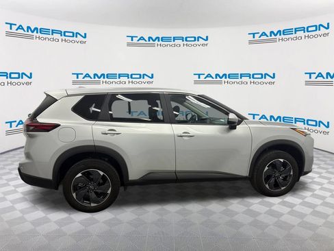 Used 2024 Nissan Rogue SV AWD/4WD image 6