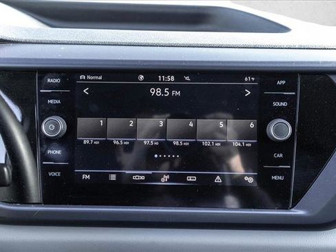 Used 2022 Volkswagen Taos SE image 15