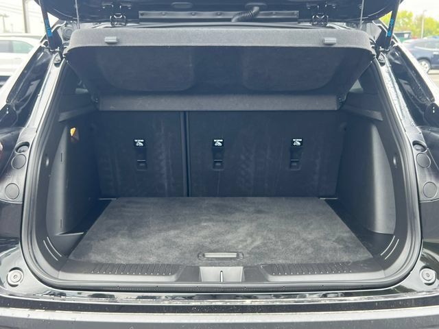 Used 2024 Chevrolet Trax RS w/ Sunroof Package FWD image 33