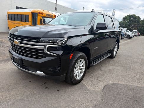 Used 2023 Chevrolet Tahoe LT w/ Luxury Package AWD/4WD image 1