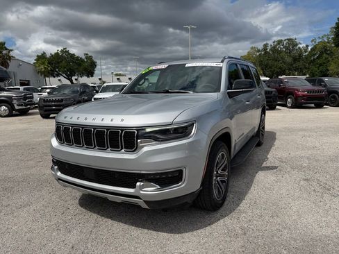 Used 2024 Jeep Wagoneer Series II w/ Flexible Seating Group image 2