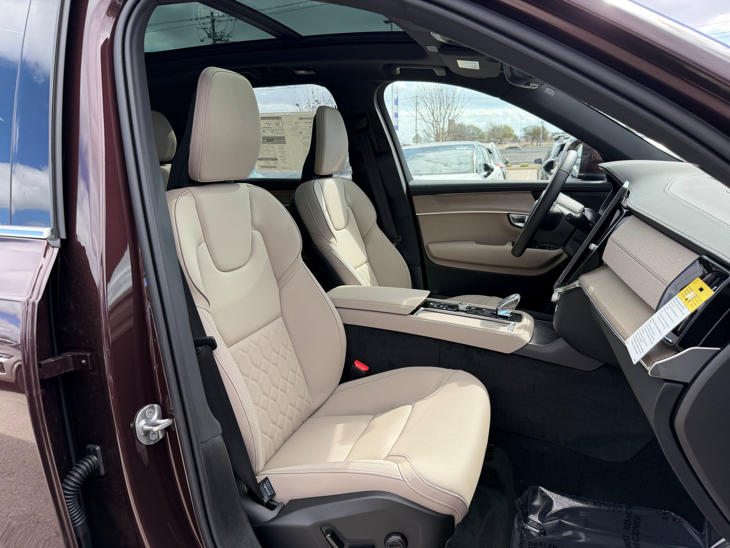 New 2026 Volvo XC90 T8 Plus AWD/4WD image 8