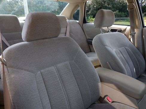 Used 1998 Toyota Avalon XLS image 16