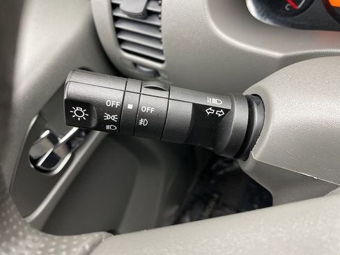 Used 2020 Nissan Frontier SV image 25