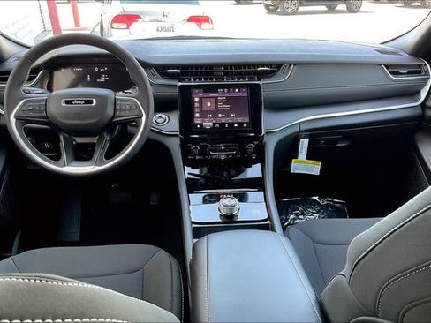 New 2025 Jeep Grand Cherokee Laredo X image 4