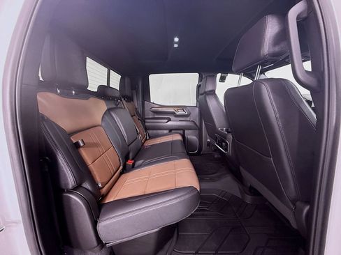 Used 2024 Chevrolet Silverado 1500 High Country w/ Technology Package image 28