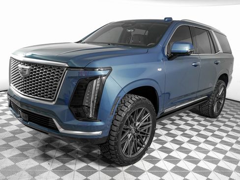 Used 2026 Cadillac Escalade Luxury w/ LPO, Radiant Package image 9