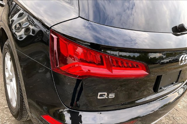 Used 2019 Audi Q5 2.0T Premium w/ Convenience Package AWD/4WD image 30
