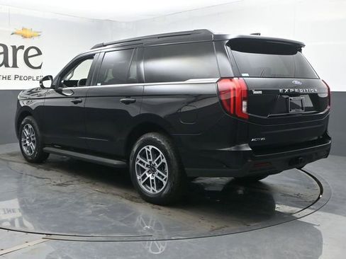 Used 2025 Ford Expedition Active AWD/4WD image 40