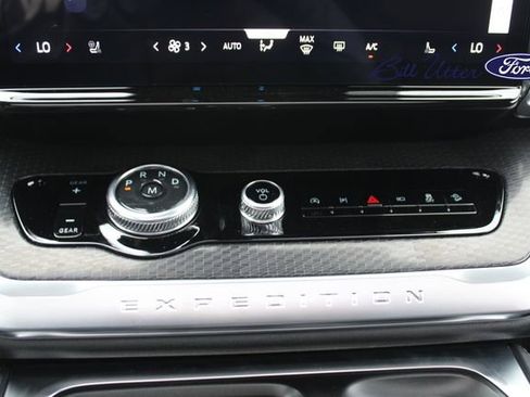 New 2026 Ford Expedition Platinum image 15