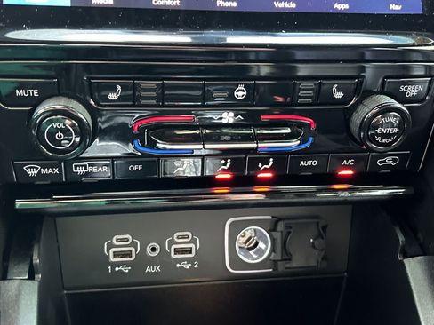 Used 2024 Jeep Grand Cherokee Limited w/ Trailer Tow Package image 14