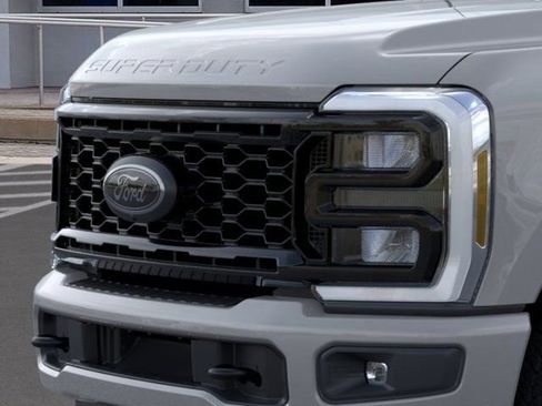 New 2026 Ford F250 XLT w/ XLT Premium Package AWD/4WD image 17
