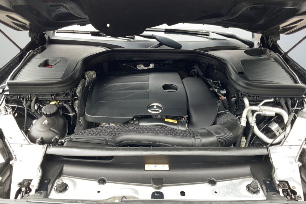Used 2020 Mercedes-Benz GLC 300 4MATIC w/ Parking Assistance Package image 22