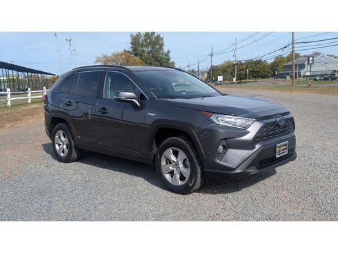 Used 2020 Toyota RAV4 XLE w/ Convenience Package image 3