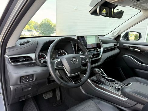 Used 2022 Toyota Highlander Platinum image 20