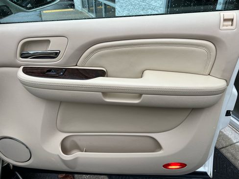 Used 2007 Cadillac Escalade AWD image 19