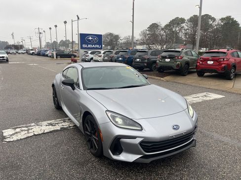 Used 2025 Subaru BRZ tS image 2