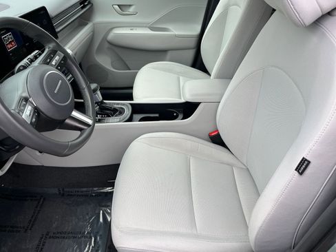 Used 2025 Hyundai Kona SEL image 24