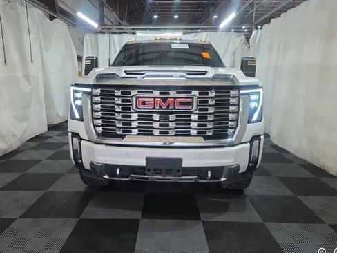 Used 2024 GMC Sierra 2500 Denali w/ Denali Reserve Package image 3