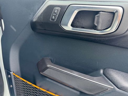 Used 2024 Ford Bronco Badlands image 22