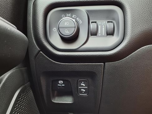 Used 2025 RAM 1500 Big Horn AWD/4WD image 17