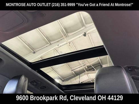 Used 2021 Ford Explorer Limited w/ Equipment Group 301A AWD/4WD image 34