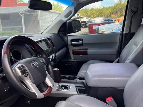 Used 2014 Toyota Sequoia Platinum image 3