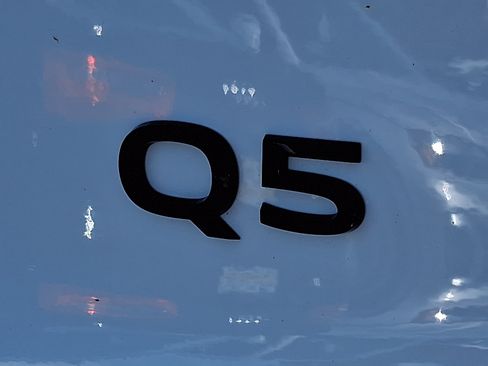 Used 2025 Audi Q5 Premium AWD/4WD image 32