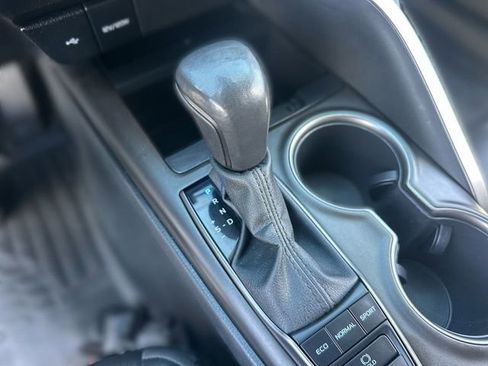 Used 2022 Toyota Camry XSE image 16