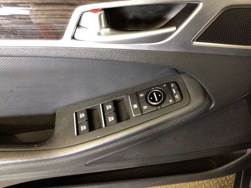 Used 2016 Hyundai Genesis 3.8 RWD image 19